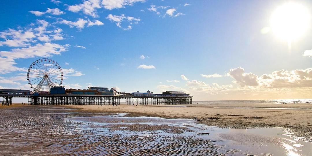 Starlux Hotel Blackpool Exterior foto